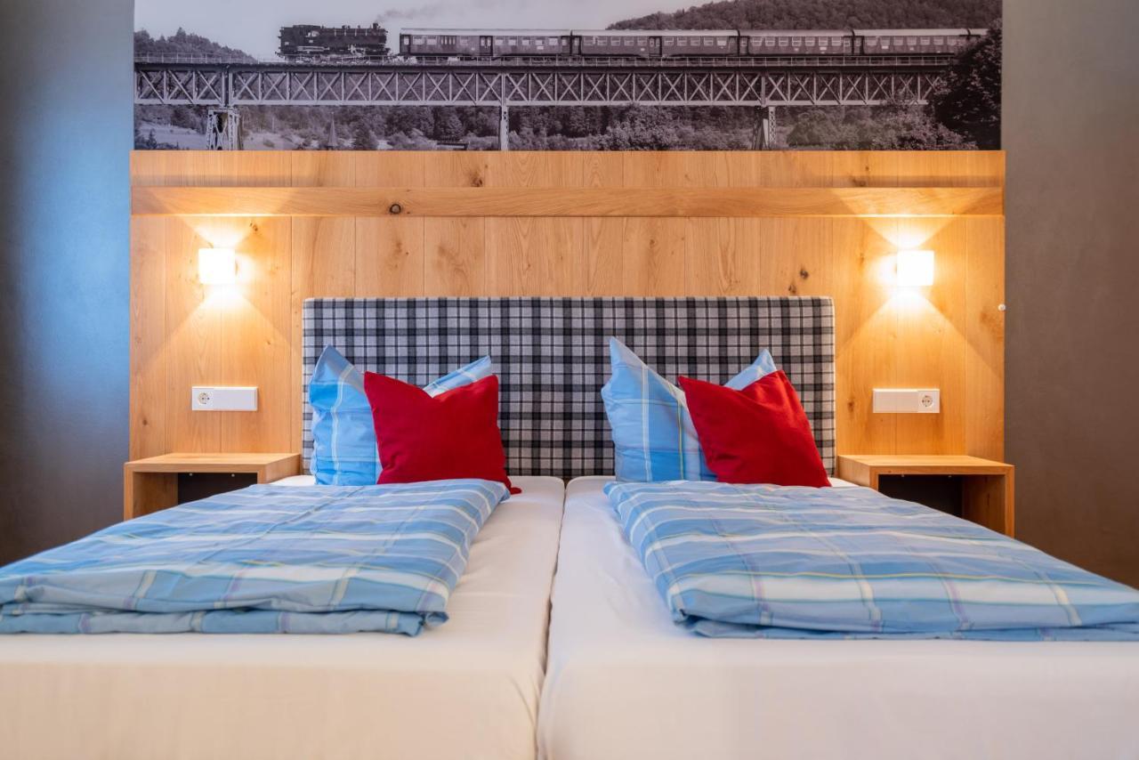 Gasthaus-Pension Zum Kreuz Stuhlingen Ngoại thất bức ảnh