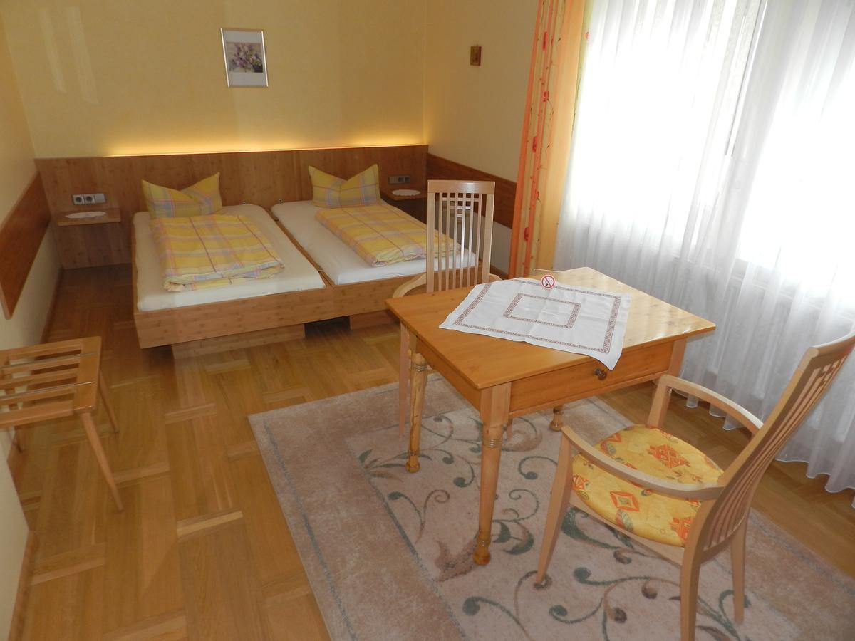 Gasthaus-Pension Zum Kreuz Stuhlingen Ngoại thất bức ảnh
